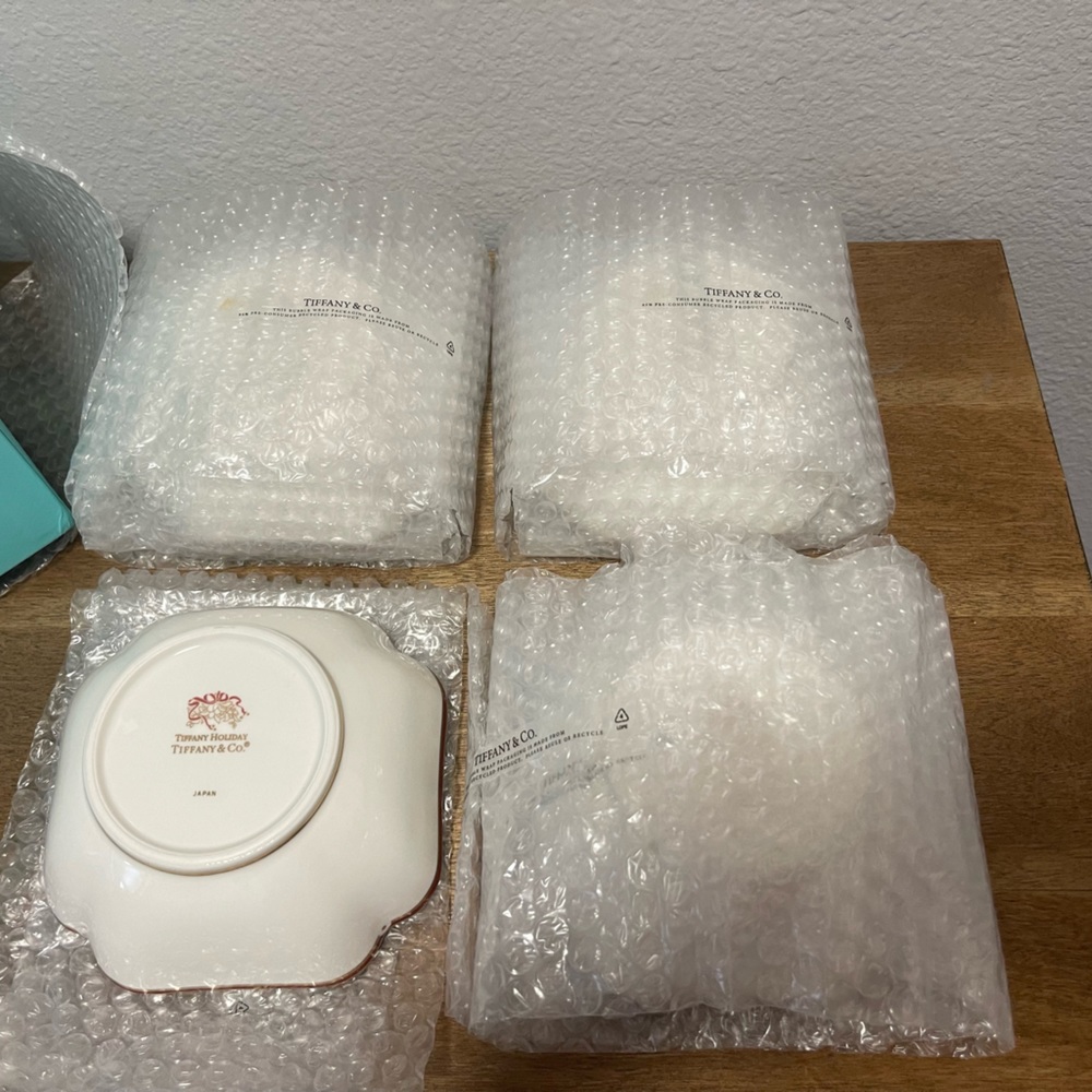 Mint Tiffany china Holiday Garland bowls set - Picture 2 of 2